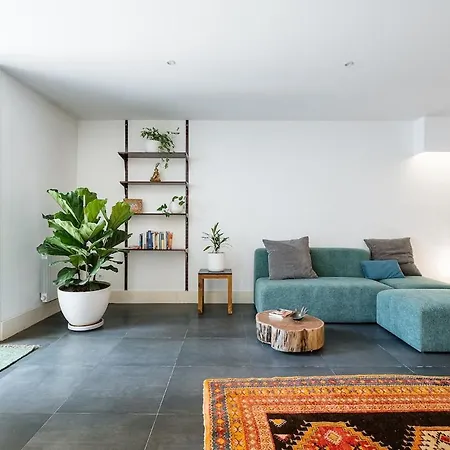Hidden Gem Near Center- Garden, Outdoor Kitchen, Sauna Porto
