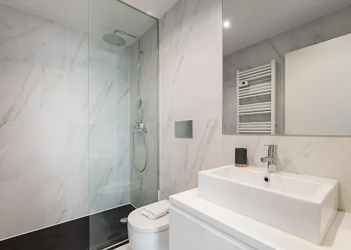 Hidden Gem Near Center- Garden, Outdoor Kitchen, Sauna Porto