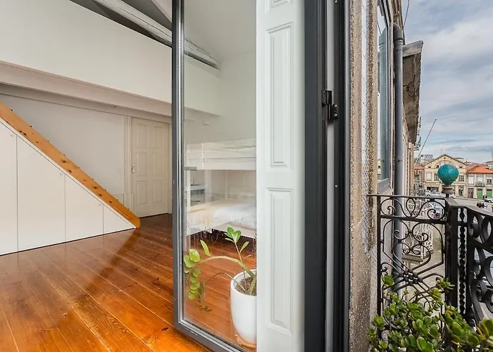 Hidden Gem Near Center- Garden, Outdoor Kitchen, Sauna Villa *