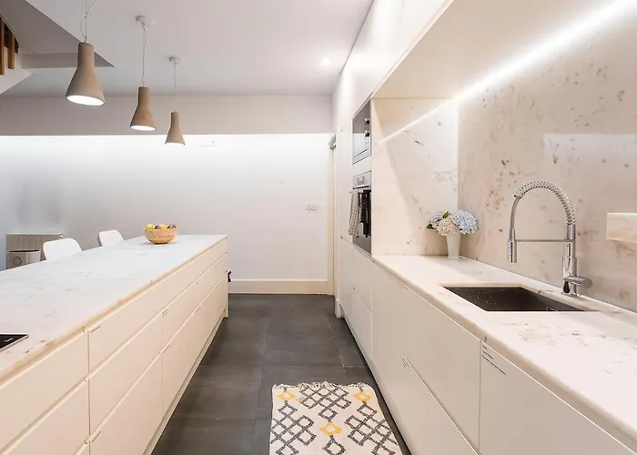 Hidden Gem Near Center- Garden, Outdoor Kitchen, Sauna Porto