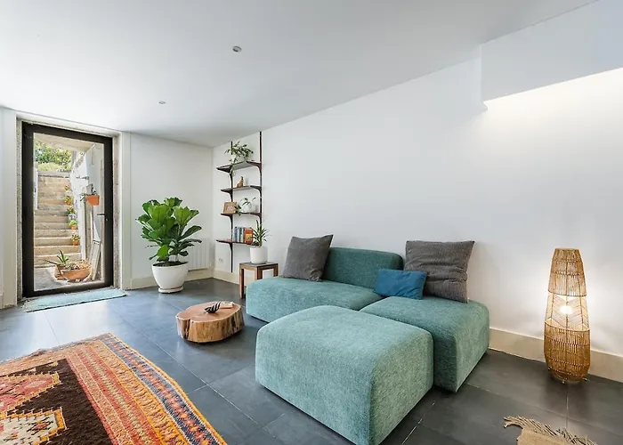 Hidden Gem Near Center- Garden, Outdoor Kitchen, Sauna *