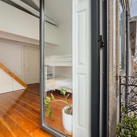 Hidden Gem Near Center- Garden, Outdoor Kitchen, Sauna Villa *