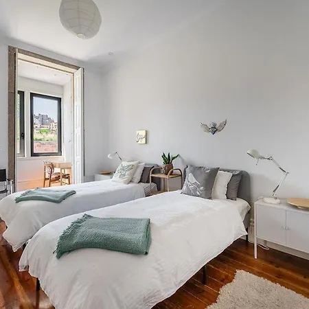 Hidden Gem Near Center- Garden, Outdoor Kitchen, Sauna *