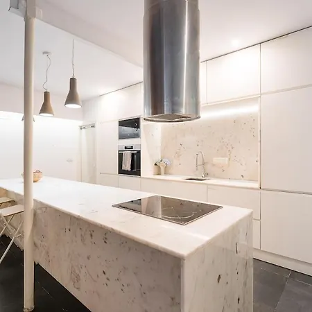 Hidden Gem Near Center- Garden, Outdoor Kitchen, Sauna