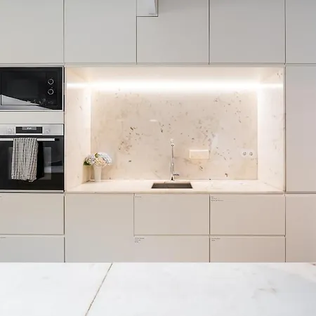 Villa Hidden Gem Near Center- Garden, Outdoor Kitchen, Sauna *