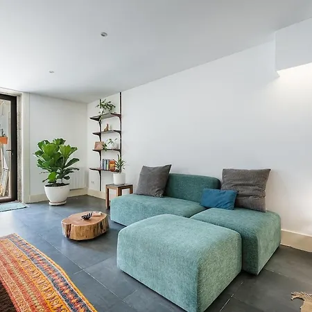 Hidden Gem Near Center- Garden, Outdoor Kitchen, Sauna *