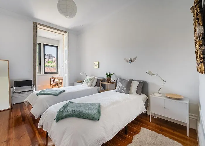 Hidden Gem Near Center- Garden, Outdoor Kitchen, Sauna *