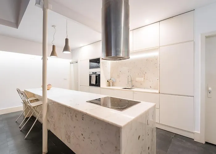 Hidden Gem Near Center- Garden, Outdoor Kitchen, Sauna