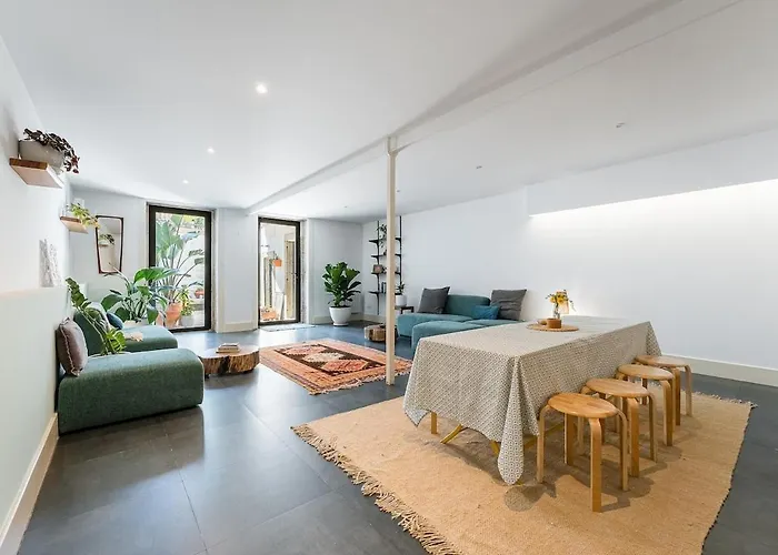 Hidden Gem Near Center- Garden, Outdoor Kitchen, Sauna * Porto