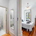 Βίλα Hidden Gem Near Center- Garden, Outdoor Kitchen, Sauna