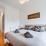 Hidden Gem Near Center- Garden, Outdoor Kitchen, Sauna Βίλα Πόρτο