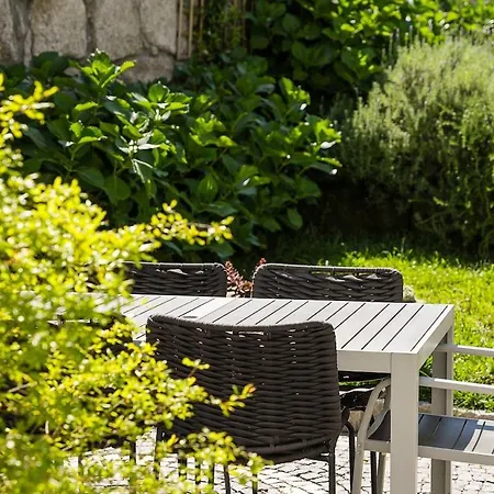 ヴィラ Hidden Gem Near Center- Garden, Outdoor Kitchen, Sauna *
