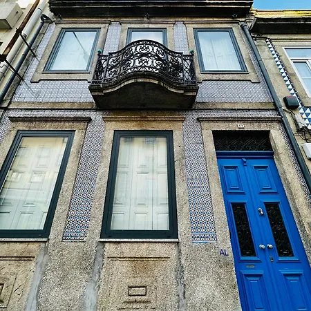 Hidden Gem Near Center- Garden, Outdoor Kitchen, Sauna