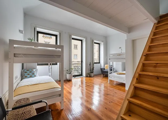 Hidden Gem Near Center- Garden, Outdoor Kitchen, Sauna Villa Oporto